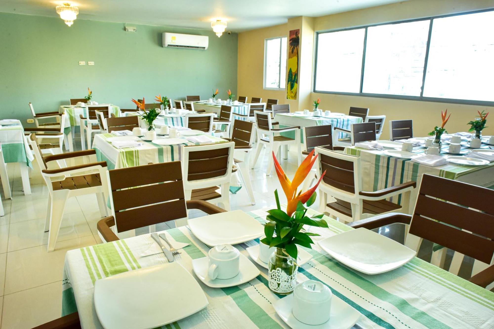 Hotel Aquarella Del Mar ซันตามาร์ตา ภายนอก รูปภาพ