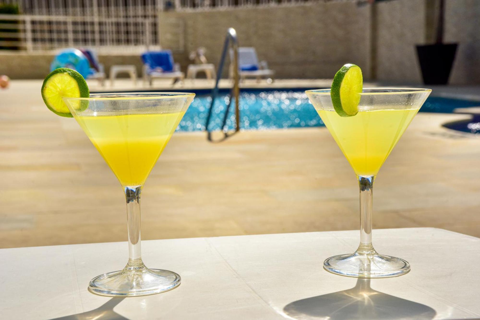 Hotel Aquarella Del Mar ซันตามาร์ตา ภายนอก รูปภาพ