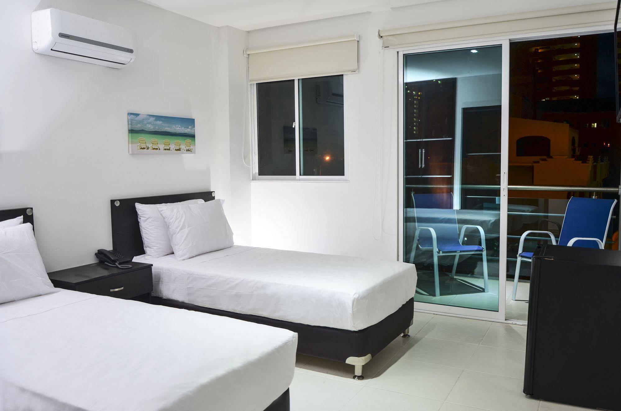 Hotel Aquarella Del Mar ซันตามาร์ตา ภายนอก รูปภาพ
